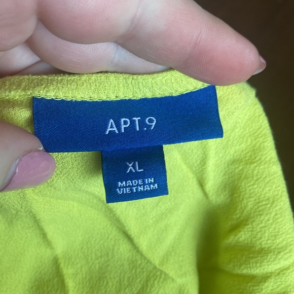 Apt 9 tank top - Picture 3 of 3